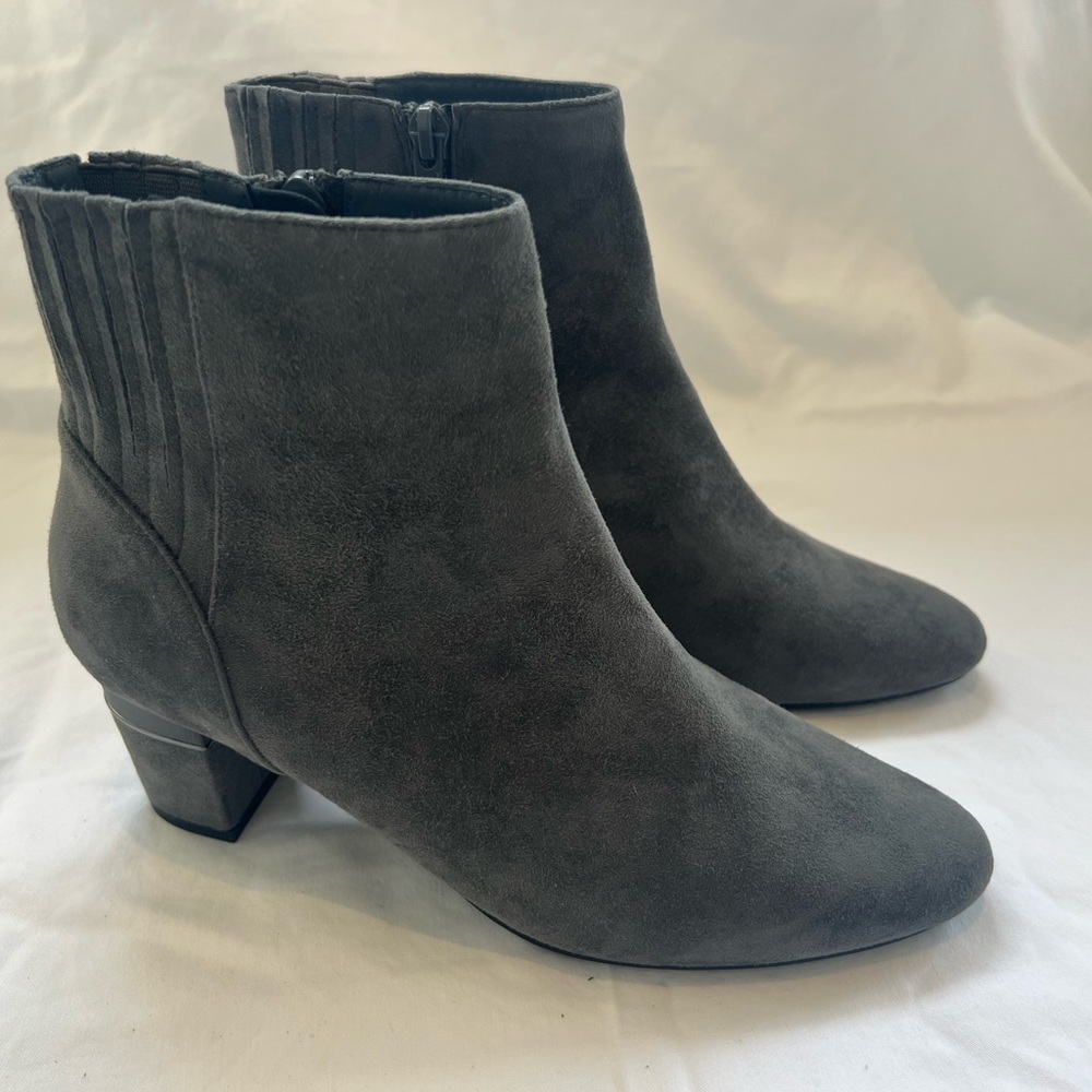 NEW: Vaneli Decima Carbon Grey Suede Boots Size 7